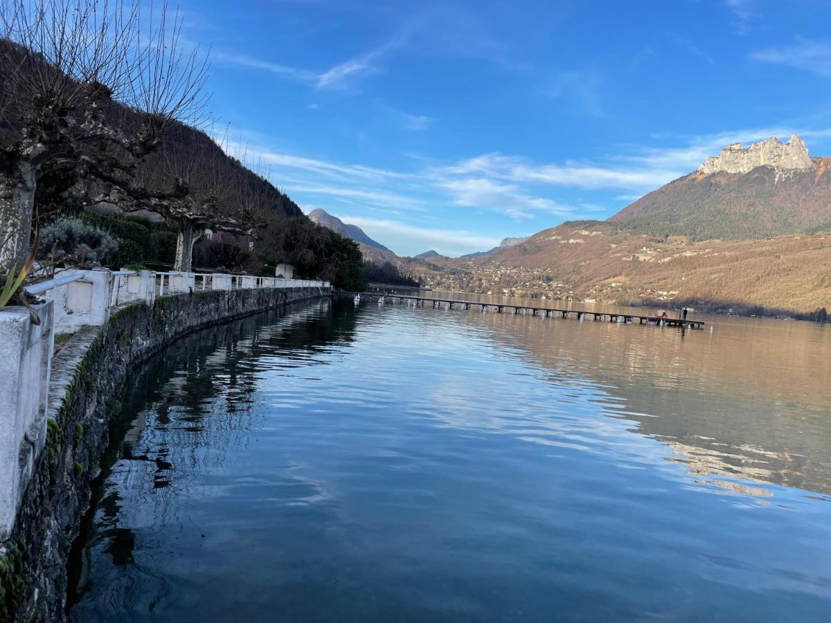 Rare 2 Bedroom With Private Beach On Lake Annecy Дусар Екстериор снимка